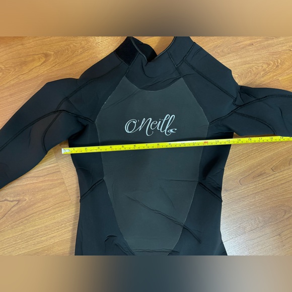 O’NEILL WOMEN'S EPIC 4/3MM BACK ZIP FULL WETSUIT - Picture 13 of 14